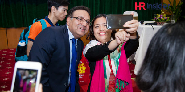 Audience enthusiastic on selfies with Dr Alok Bharadwaj